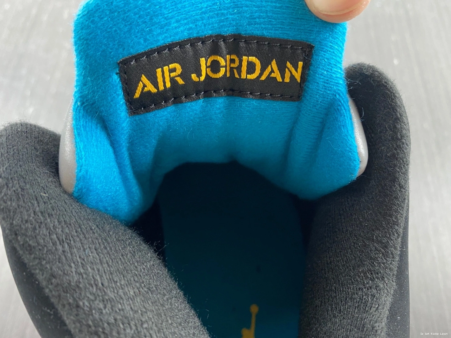 DD0587-047 Air 